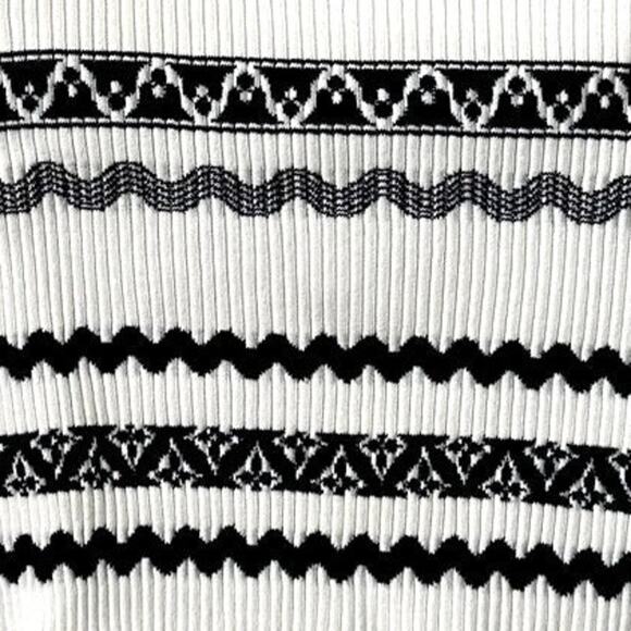 Louis Vuitton - Scallop Stripe Knit Crop Top - Milky White (NOT SOLD AS SET) - Picture 6 of 10